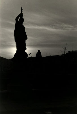 Plaza (realizada en Padova, Italia en 1999), de Illya Alvarado.