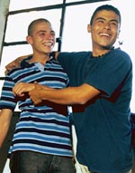 La Virgen de los Sicarios: &Aacute;nderson Ballesteros y Juan David Restrepo, dos de los protagonistas. Foto Diego Gonz&aacute;lez.