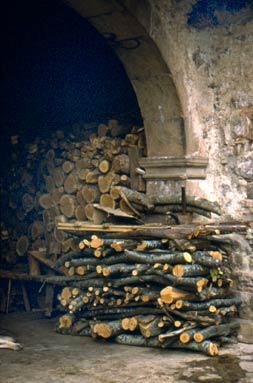 Le&ntilde;a, de Jos&eacute; Luis Berrocal