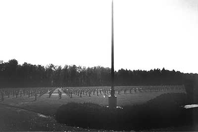 Cementerios de la II Guerra Mundial, serie fotogr&aacute;fica de Fabio Borquez