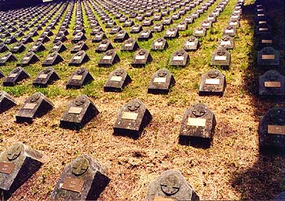 Cementerios de la II Guerra Mundial, serie fotogr&aacute;fica de Fabio Borquez