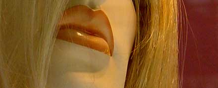 Seducci&oacute;n y artificio. Serie fotogr&aacute;fica de Sol Romo.