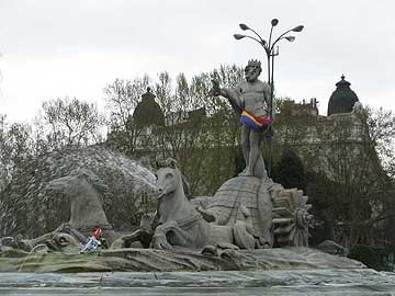 Neptuno "con 'nuestro' taparrabos republicano"