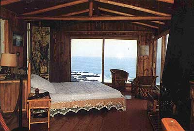 Casa de Isla Negra. Dormitorio. Fotograf&iacute;a de Hilde Krassa.